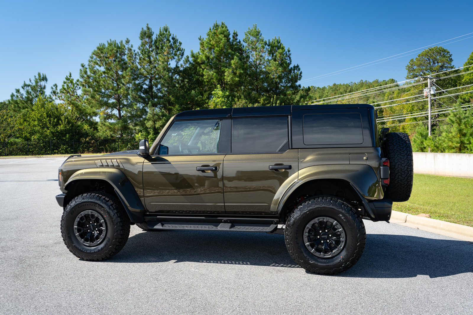 New 2026 Ford Bronco Raptor w/ Interior Carbon Fiber Pack AWD/4WD image 18