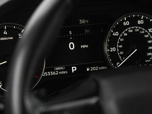 Used 2024 Mitsubishi Outlander SE Black Edition image 9