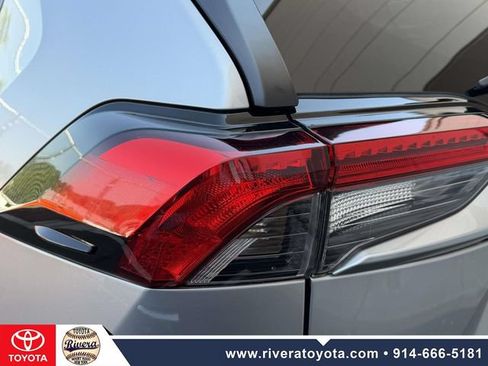 Used 2023 Toyota RAV4 LE AWD/4WD image 11