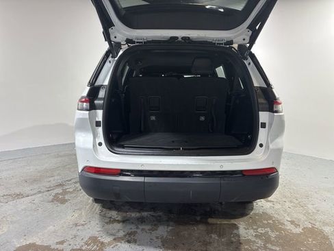 Used 2024 Jeep Grand Cherokee L Laredo image 7