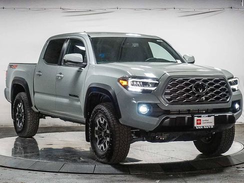 Certified 2022 Toyota Tacoma TRD Off-Road w/ Advanced Technology Package AWD/4WD image 6