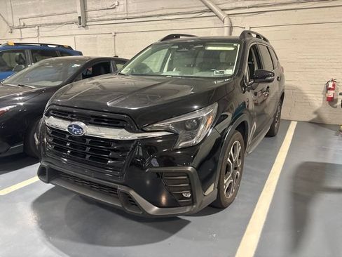 Used 2023 Subaru Ascent Limited AWD/4WD image 1