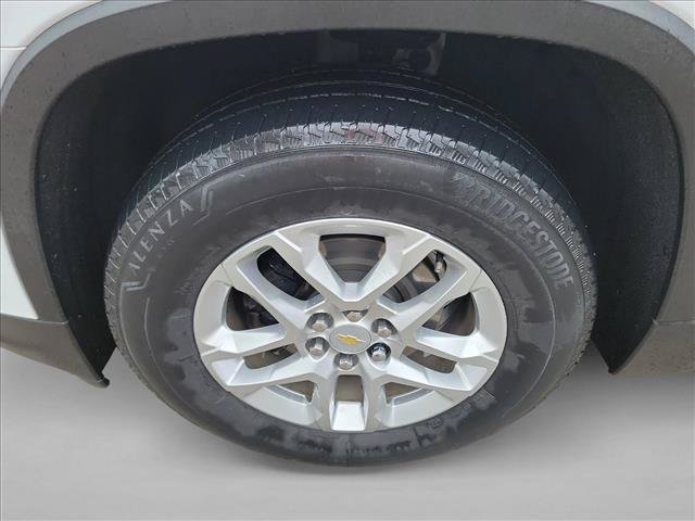Used 2023 Chevrolet Traverse LS w/ Safety Package FWD image 9