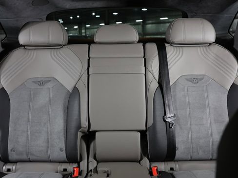 Used 2022 Bentley Bentayga image 8