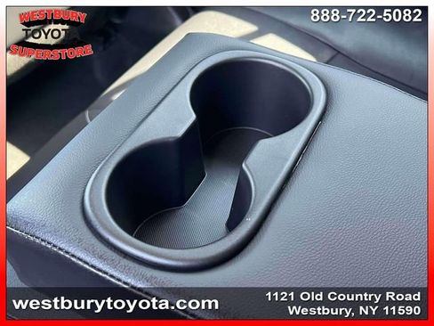 Used 2024 Toyota Corolla Cross XLE w/ Convenience Package image 18