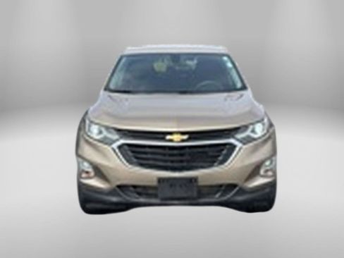 Used 2018 Chevrolet Equinox LT FWD image 2