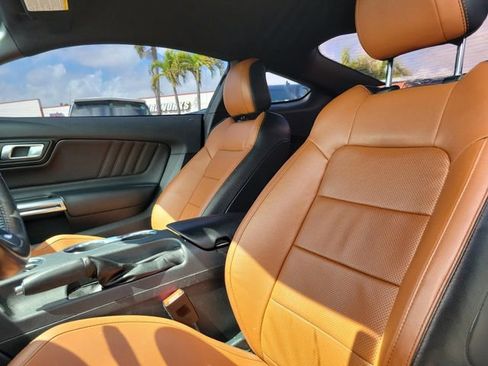 Used 2022 Ford Mustang Premium image 17