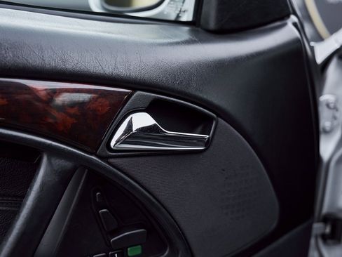 Used 2002 Mercedes-Benz SL 500 w/ SL2 Option Pkg image 29