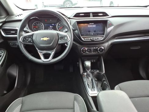 Used 2023 Chevrolet TrailBlazer LT AWD/4WD image 19