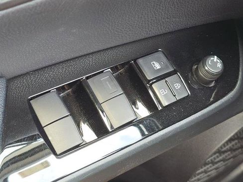Used 2021 Toyota Prius LE image 14