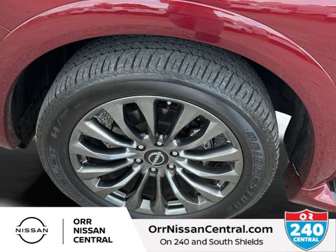 Used 2024 Nissan Armada Platinum w/ Captain's Chairs Package RWD image 9