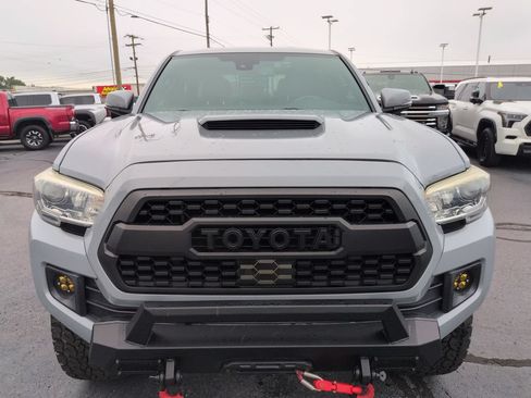 Used 2018 Toyota Tacoma TRD Sport AWD/4WD image 8