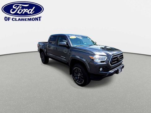 Used 2022 Toyota Tacoma SR5 AWD/4WD image 2