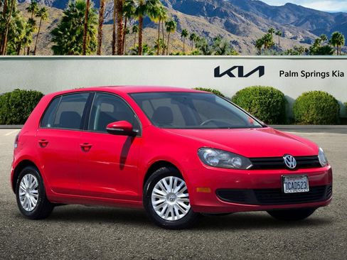 Used 2013 Volkswagen Golf 4-Door FWD image 2