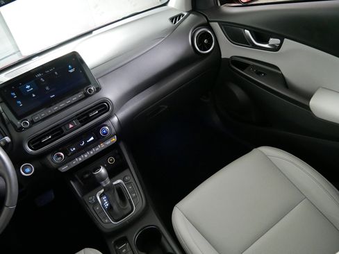 Used 2022 Hyundai Kona Limited AWD/4WD image 11