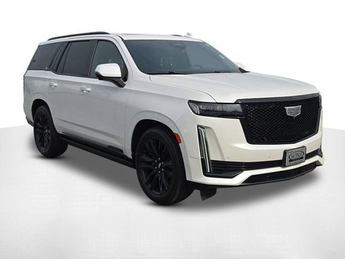 Used 2022 Cadillac Escalade Sport Platinum AWD/4WD image 3