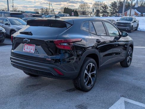 New 2026 Chevrolet Trax RS w/ Sunroof Package image 2