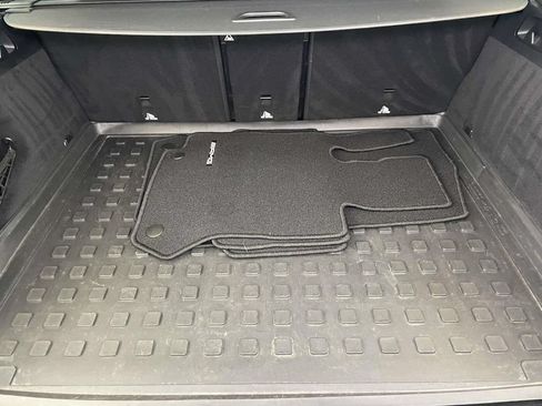 Used 2019 Mercedes-Benz GLC 300 4MATIC image 20