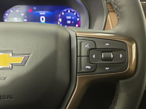 Certified 2023 Chevrolet Suburban High Country image 17