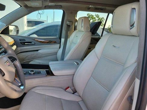 Used 2021 Cadillac Escalade Premium Luxury Platinum RWD image 11