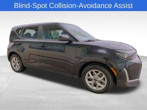 Used 2023 Kia Soul LX w/ LX Technology Package image 10