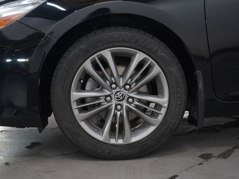 Used 2015 Toyota Camry SE FWD image 27