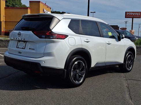 Used 2024 Nissan Rogue SV w/ SV Premium Package AWD/4WD image 7