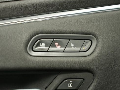 Used 2022 Cadillac Escalade ESV Sport w/ Touring Package image 18