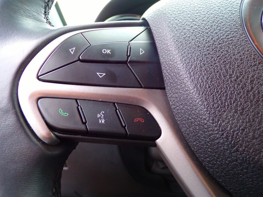 Certified 2018 Jeep Grand Cherokee Laredo AWD/4WD image 18