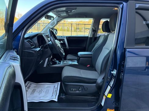 Used 2016 Toyota 4Runner SR5 image 9