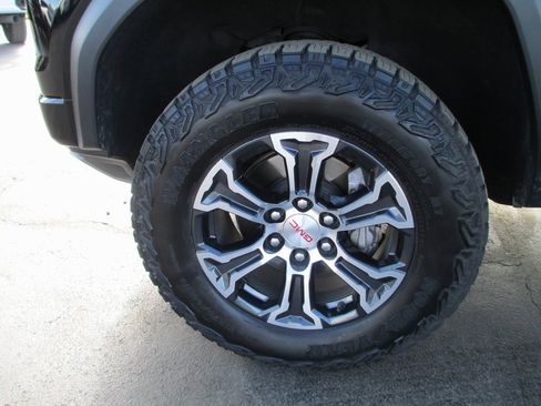 Certified 2024 GMC Canyon AT4 image 12