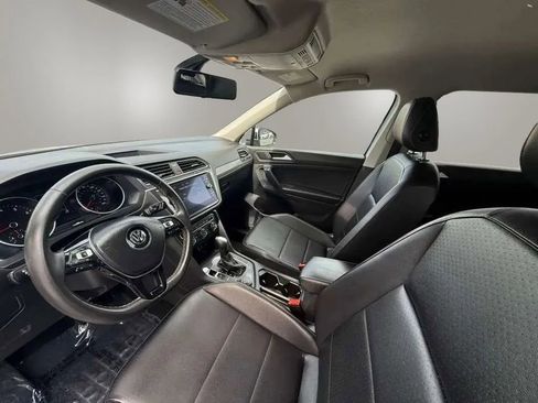Used 2021 Volkswagen Tiguan SE AWD/4WD image 15