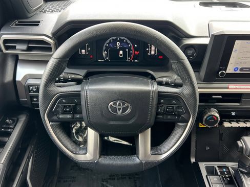Certified 2025 Toyota Tacoma SR5 w/ SR5 Upgrade Package AWD/4WD image 14