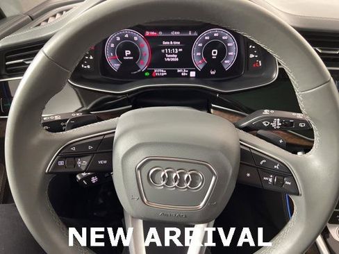 Used 2024 Audi Q8 Prestige image 12