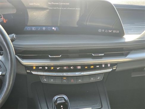 Used 2024 Cadillac XT4 Premium Luxury image 15