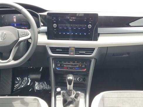 New 2025 Volkswagen Taos SE image 24