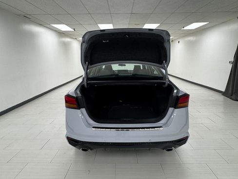 Used 2023 Nissan Altima 2.5 SR w/ SR Premium Package image 39