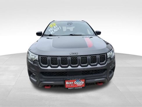 Used 2023 Jeep Compass Trailhawk AWD/4WD image 2