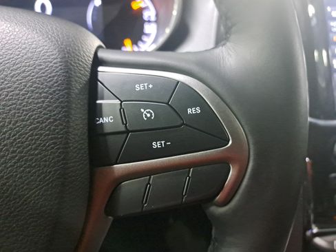 Used 2022 Jeep Grand Cherokee Laredo X RWD image 18