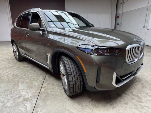 New 2026 BMW X5 xDrive50e image 7