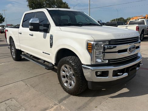 Used 2018 Ford F250 Lariat w/ Lariat Ultimate Package AWD/4WD image 5