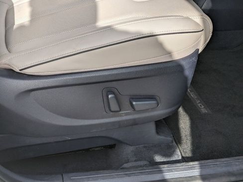 Used 2022 Hyundai Palisade Limited image 13