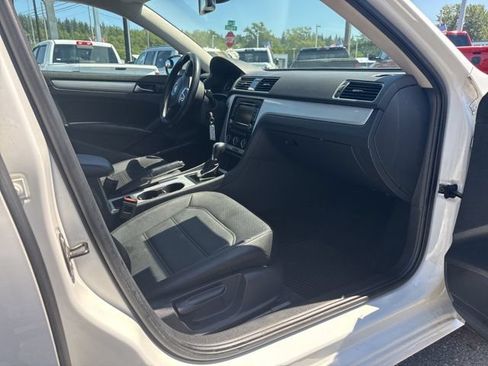 Used 2013 Volkswagen Passat 2.5 SE FWD image 8
