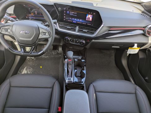 New 2026 Chevrolet Trax RS w/ Sunroof Package image 9