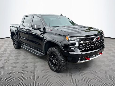 Used 2025 Chevrolet Silverado 1500 ZR2 w/ Technology Package AWD/4WD image 4