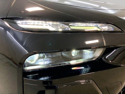 Used 2024 BMW i7 xDrive60 w/ Executive Package AWD/4WD image 27