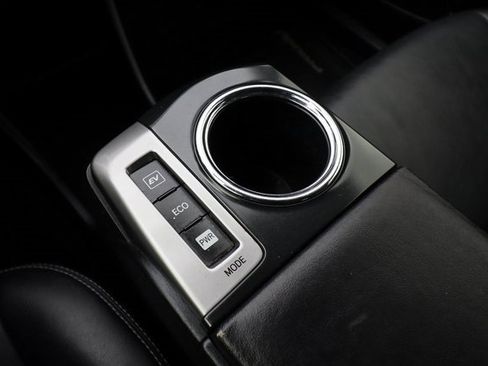 Used 2017 Toyota Prius V Four image 55