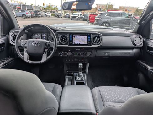 Used 2018 Toyota Tacoma TRD Sport w/ Technology Package image 30