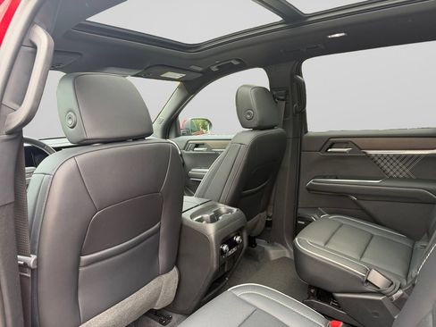 Used 2024 GMC Acadia Denali FWD image 14