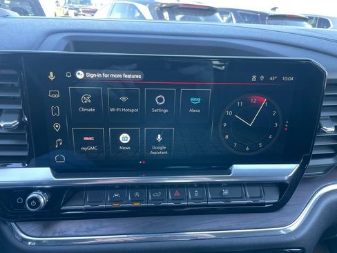 Used 2025 GMC Sierra 1500 SLT AWD/4WD image 16